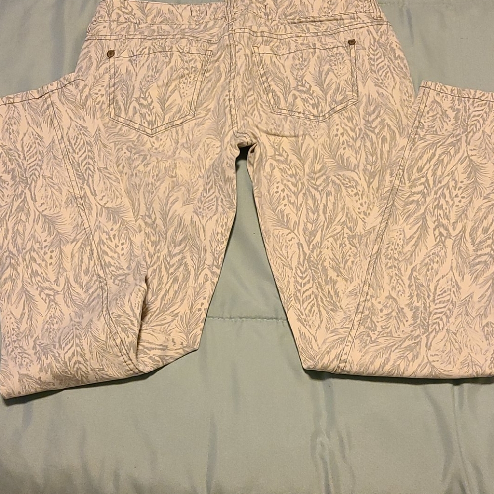 Jeans - Picture 2 of 8